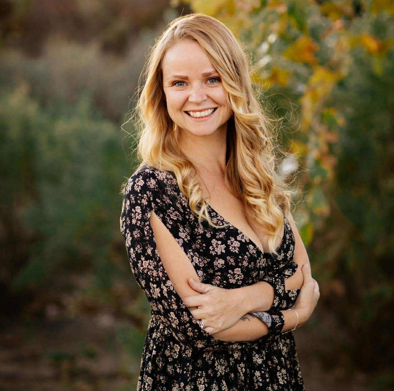 Behind the Lens: Intimate. Bold. Beautiful: Ashlee’s Vision for Modern Maternity Photography