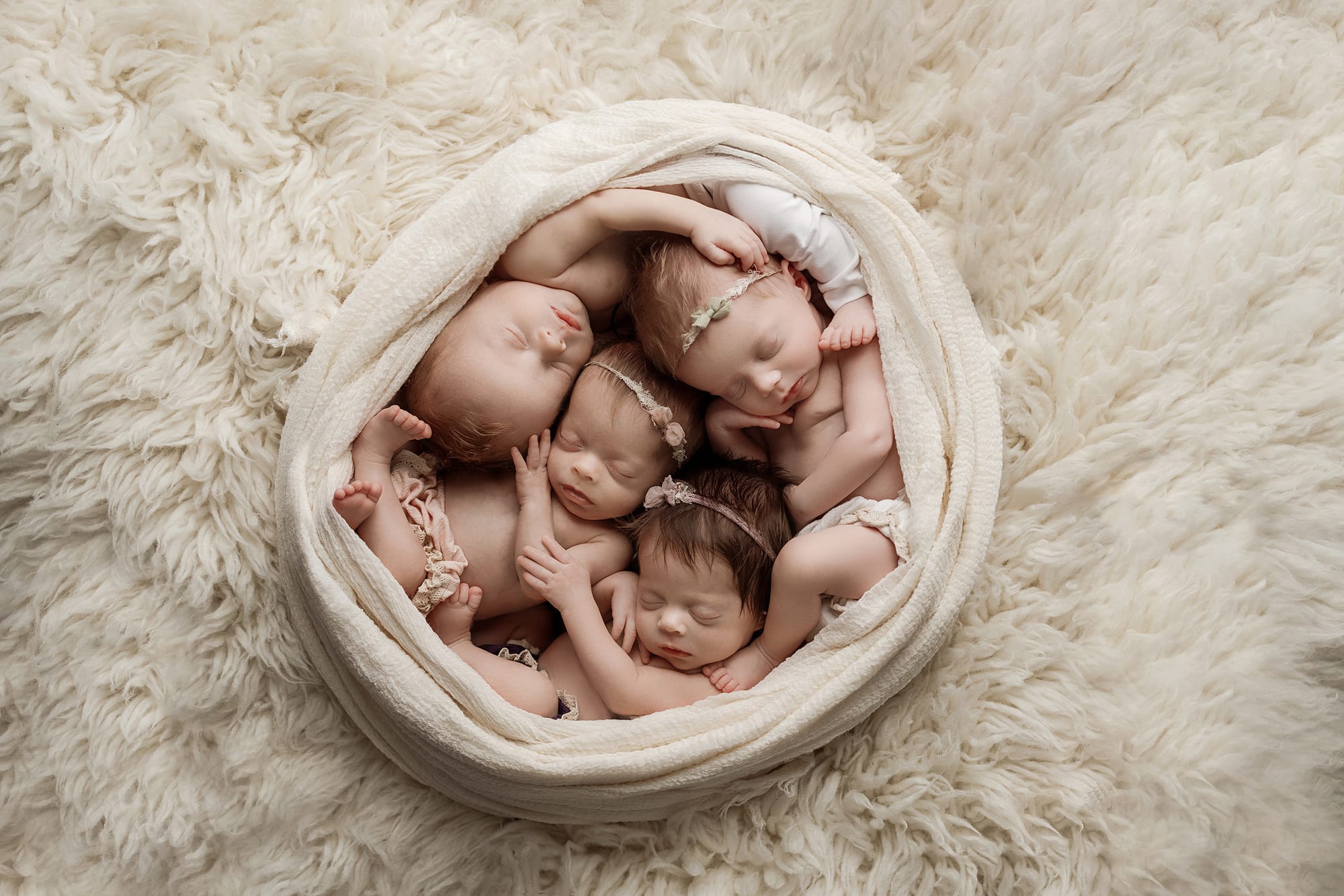 Behind the Lens: Four Little Hearts, One Unforgettable Moment:Lisa Cory on the Art of Capturing Quadruplets in Their Most Precious Days